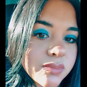 Meet your Posher, Daniela